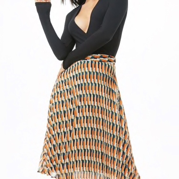 Forever 21 Geometric Print Pleated Skirt - XS - Picture 1 of 2